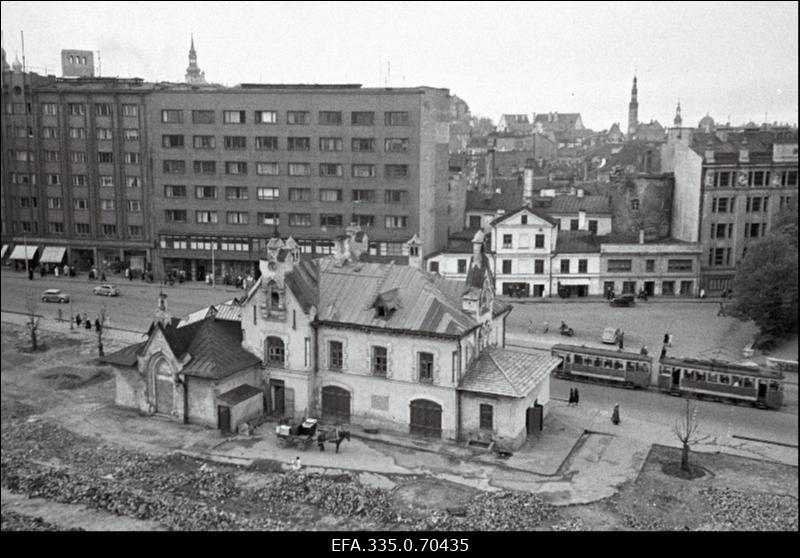 „Estonia“ teatri juures asuv turuhoone enne lammutamist.