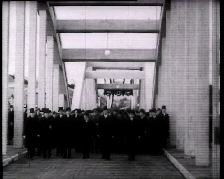 Frame from "Pärnu Suursilla Opening (Estonian Cultural Film Circle No. 36)" 0:01:27.640