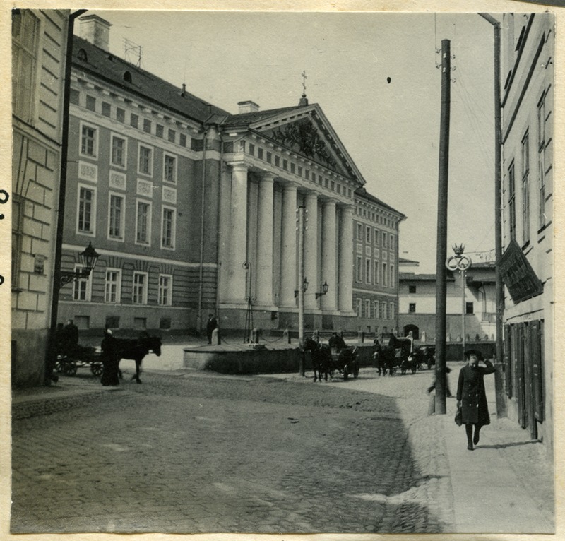 Tartu. Tartu Ülikooli peahoone