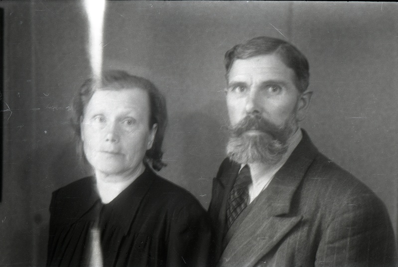 Pikkand abikaasaga (?)