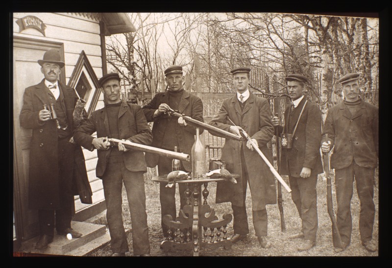 Naissaare jahimehed külaskäigul Aksi saarele