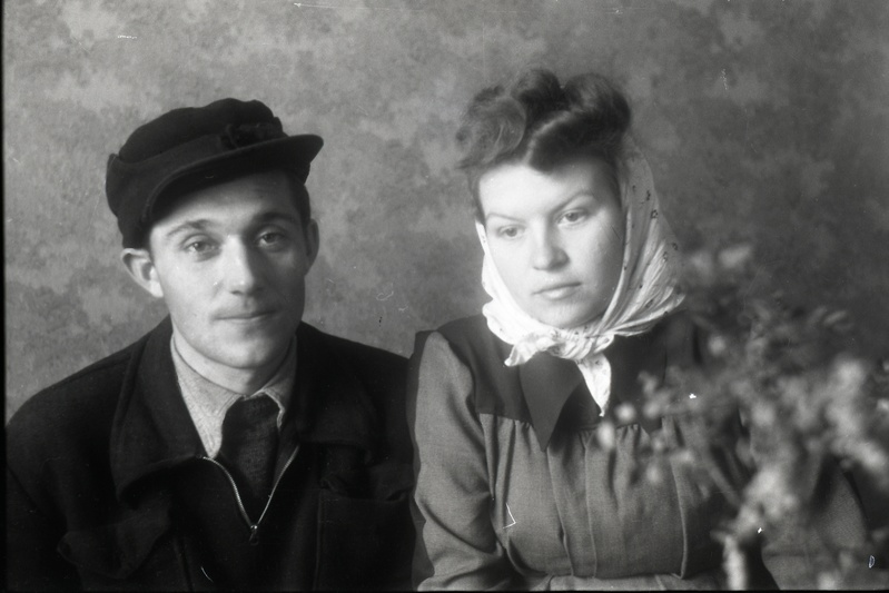 Majavalitseja Reinomägi (vasakul) ja naine