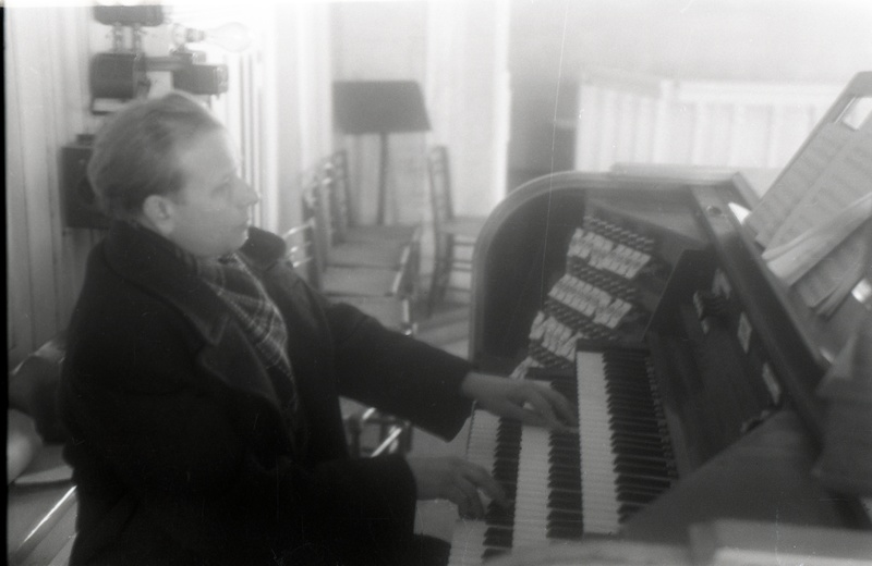 Üliõpilase Ernst Saareni matus ülikooli kirikus (organist)