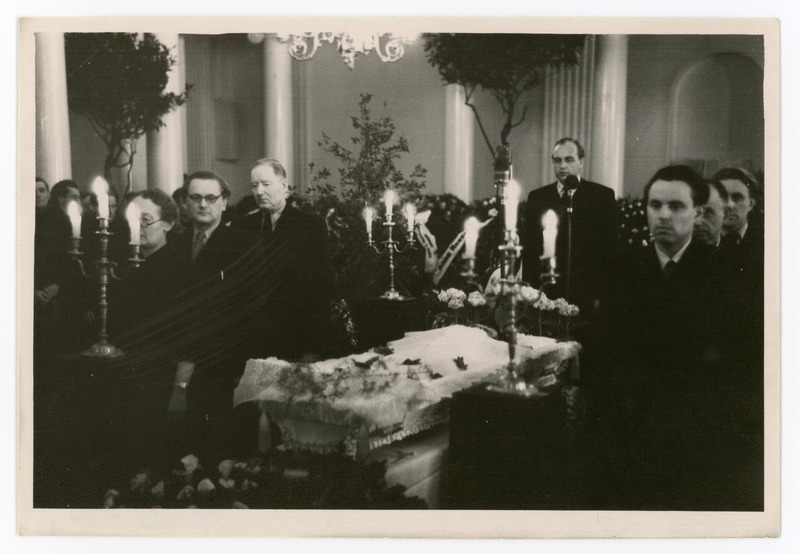 Anna Haava matus TRÜ aulas 17. III 1957