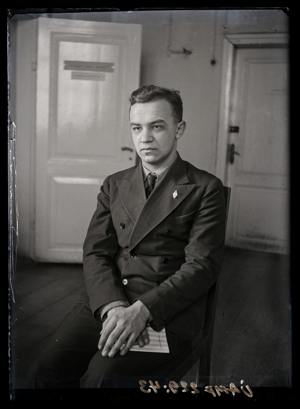 Mees füüsikakabinetis