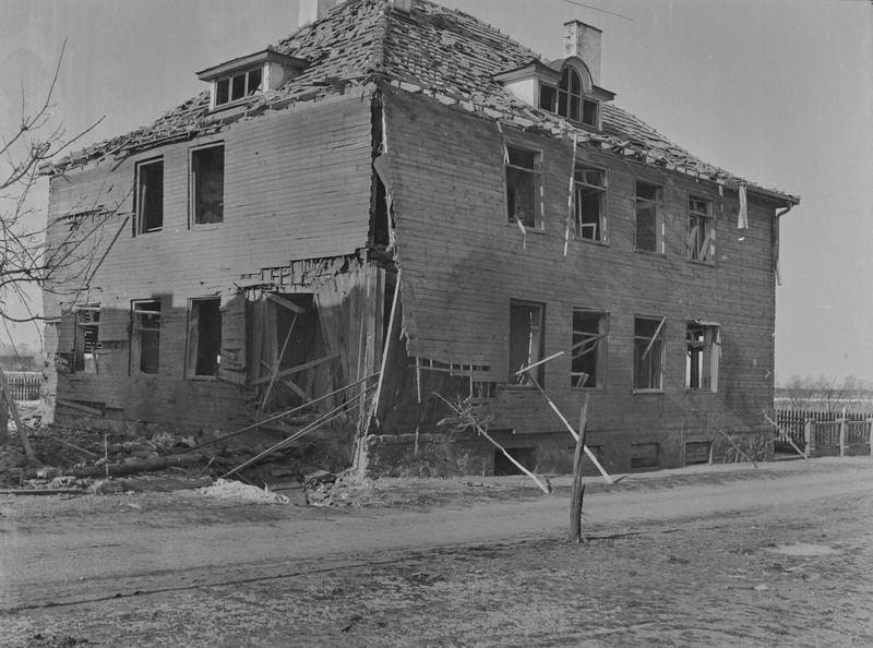 Taara pst. 8 korter filmitud pärast õhurünnakut 26/27. märtsil 1944.a.