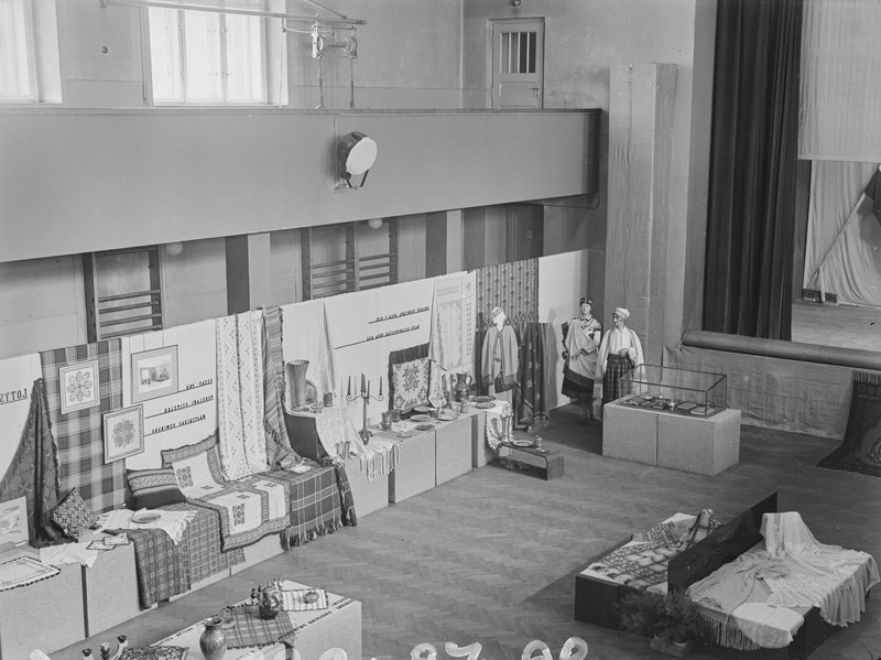 Eesti Naiskutsekooli näitus