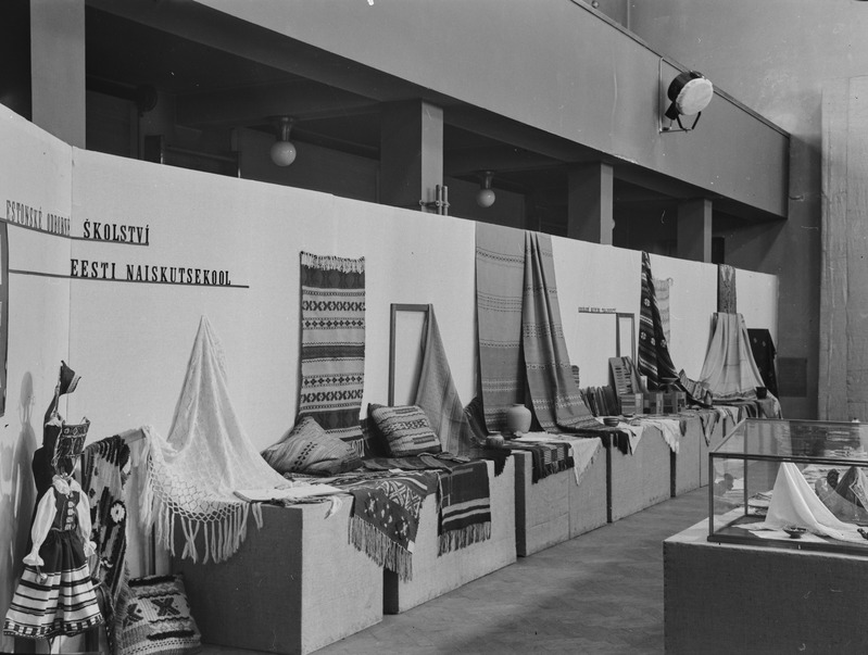 Eesti Naiskutsekooli näitus