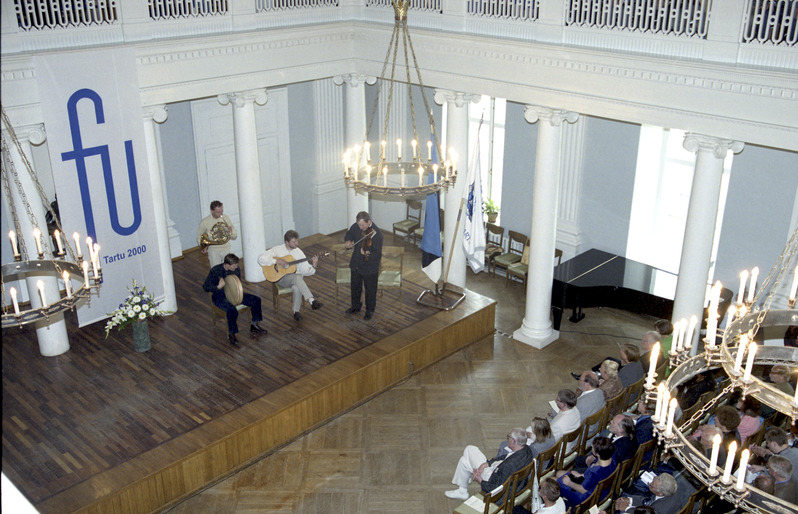 Negatiivid Tartu Ülikooli üritustest 1997-2003