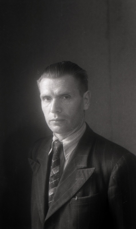 TRÜ psühhiaatria kateedri juhataja (1941–75), arstiteaduskonna prodekaan (1944–49) Elmar Karu
