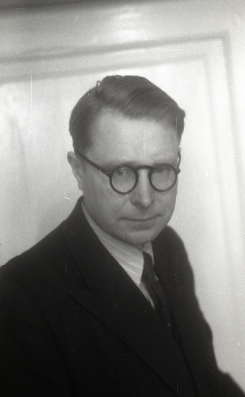 MRÜ stipendiaat (1944-45), TRÜ pedagoogika kateedri assistent (1945-47) Andres Pärl