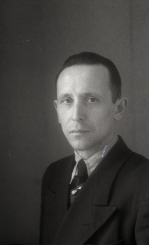 TRÜ teoreetilise mehaanilise kateedri assistent (1944-46) Gleb Bichele