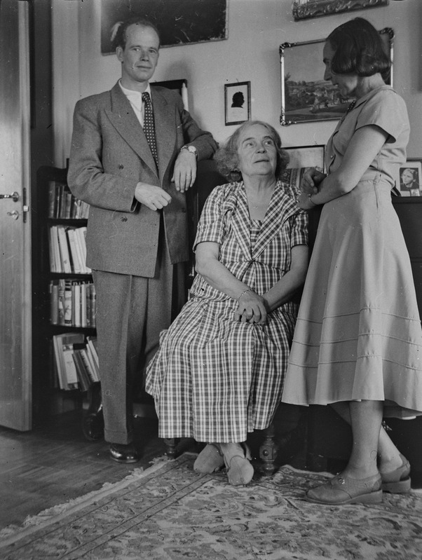 Aino Suits tütre ja väimehega, 1955?
