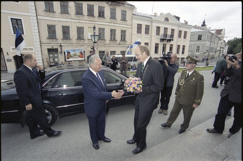 Tema Ekssellents Soome Vabariigi presidendi Tarja Haloneni ja dr. Pentti Arajärvi külaskäik Tartu Ülikooli, 10. sept. 2003