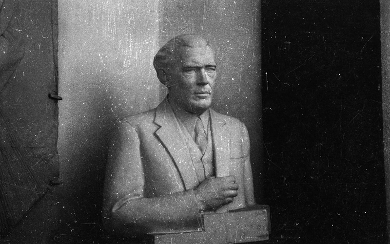 Helilooja Heino Elleri skulptuur. Autor skulptor, Heino Elleri vend Aleksander Eller.