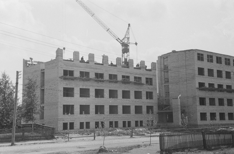 Tartu ülikooli Tiigi t. ühiselamu ehitus. 5. juuli 1961. a.