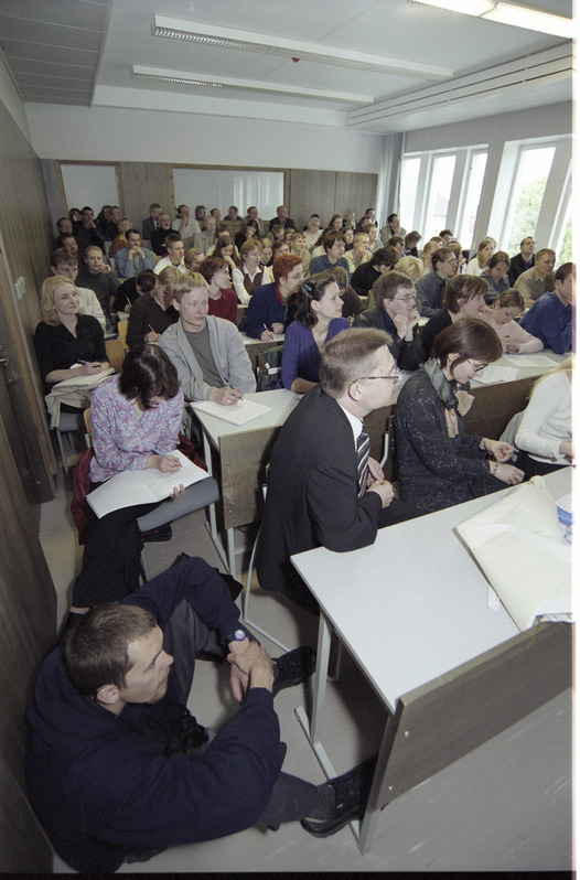 Prof. Helmut Piirimäe viimane uusaja loeng Lossi tänava õppehoones. 45 aastat uusaja loenguid Tartu ülikoolis