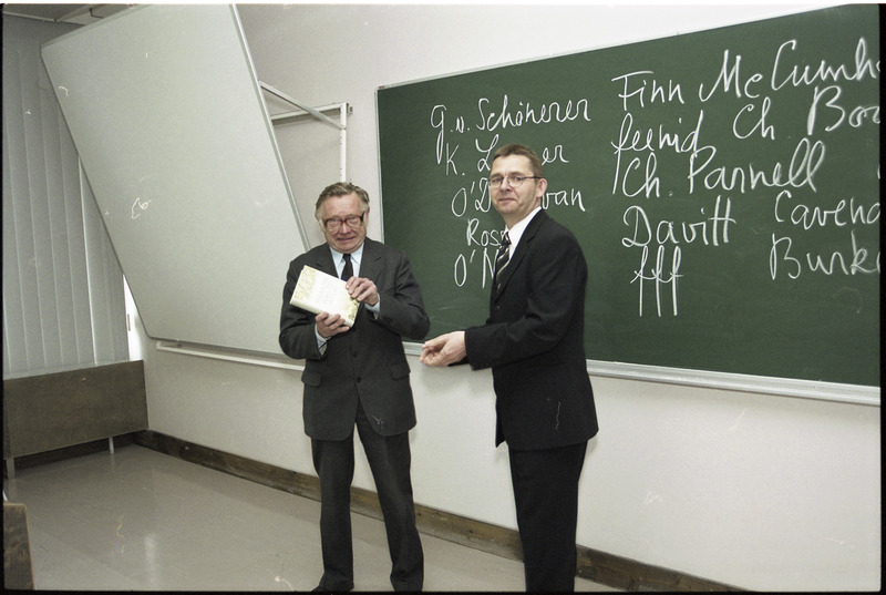 Prof. Helmut Piirimäe viimane uusaja loeng Lossi tänava õppehoones. 45 aastat uusaja loenguid Tartu ülikoolis