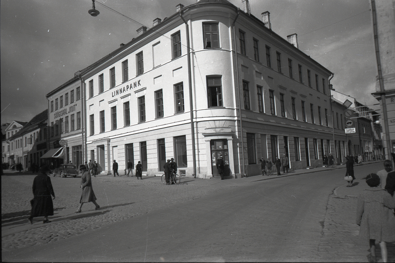 Söögisaal Koit, Tartu Linnapank (vana Tartu ülikooli hoone Raekoja platsil. Endine farmaatsiainstituut)