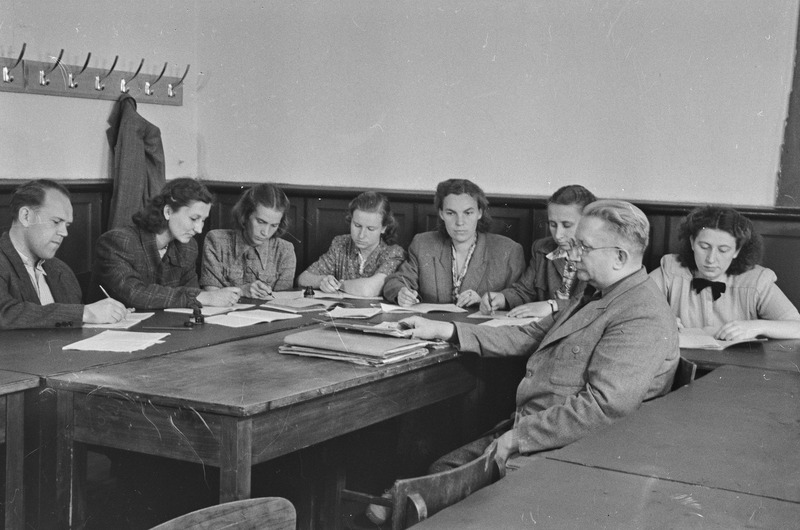Vanemõpetaja Rudolf Kenkmaa konsultatsioon Tartu ülikooli ajaloo IV kursuse kaugõppe üliõpilastele 1952. a.
