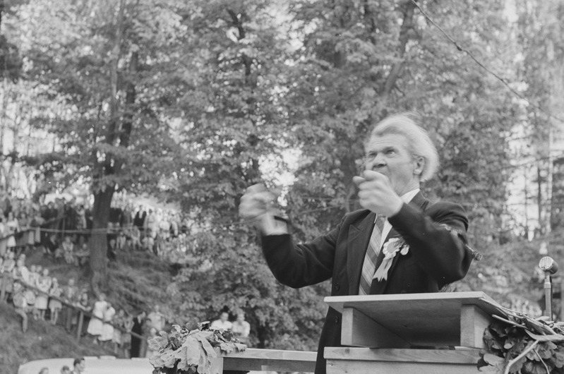 I üliõpilaste laulupidu 1956. a. Helilooja Juhan Simm.