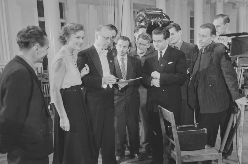 TRÜ meeskoori, TRÜ naiskoori filmimine aulas. 27. detsember 1957.a.