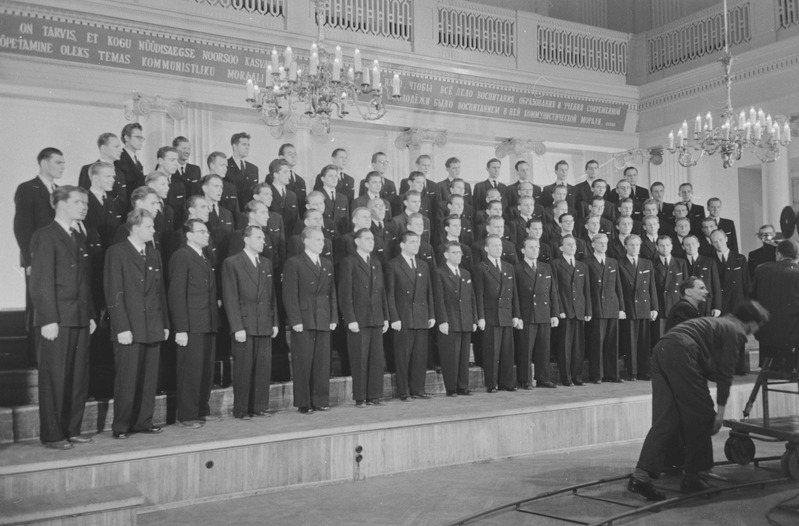 TRÜ meeskoori, TRÜ naiskoori filmimine aulas. 27. detsember 1957.a.
