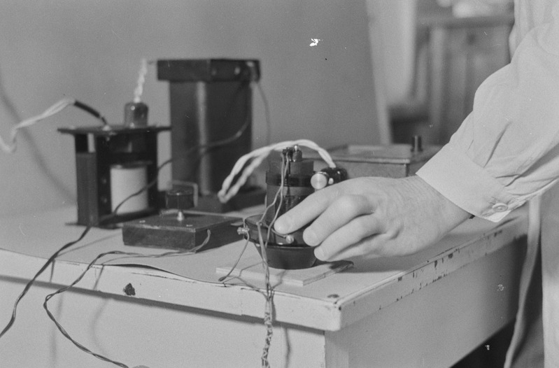 Tartu ülikooli hügieeni kateeder. Vanemõpetaja Orest Perovi aparaatuur