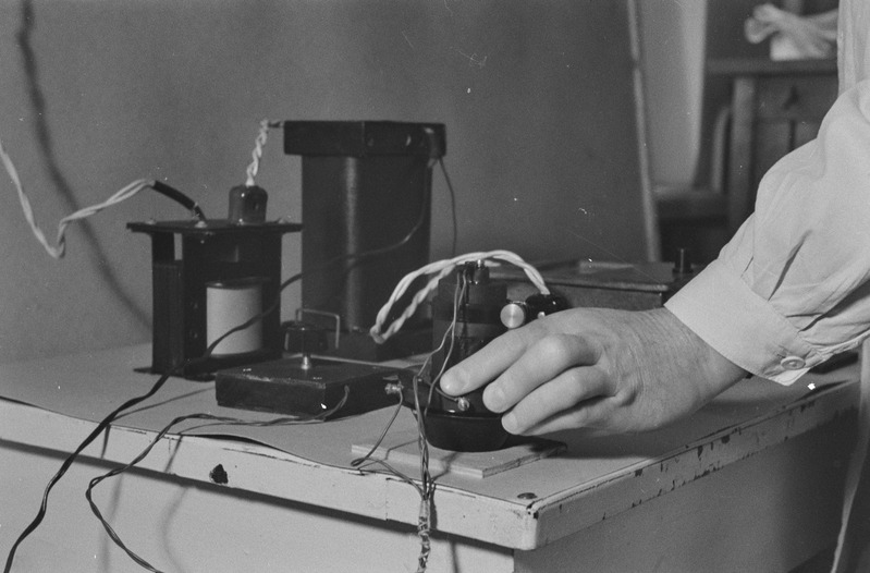 Tartu ülikooli hügieeni kateeder. Vanemõpetaja Orest Perovi aparaatuur