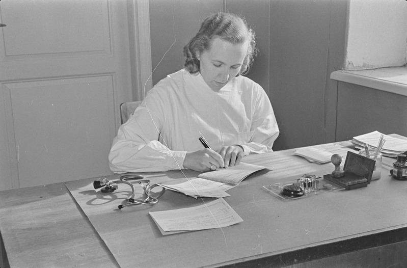 Tartu ülikooli arstipunktis. 07. aprill 1960. a.