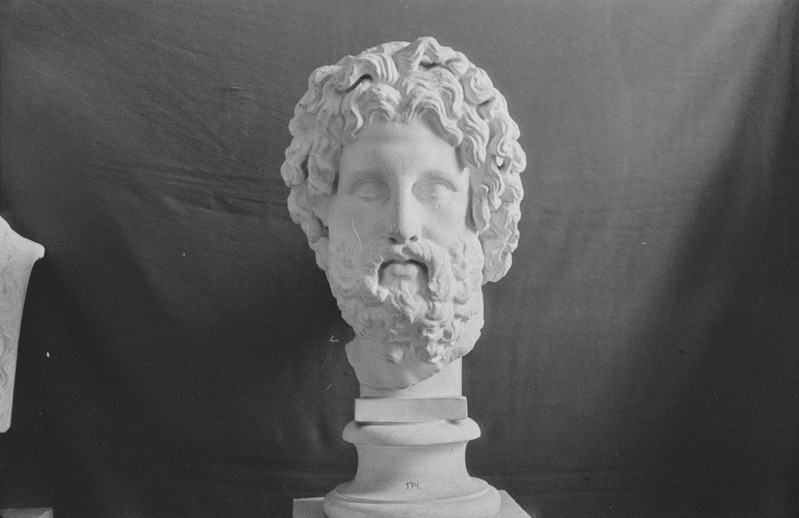 TRÜ Klassikalise Muinasteaduse Muuseum. Kujud. N. Raid. 2. märts 1957. a.