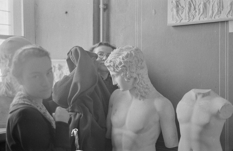 TRÜ Klassikalise Muinasteaduse Muuseum. Kujud. N. Raid. 2. märts 1957. a.