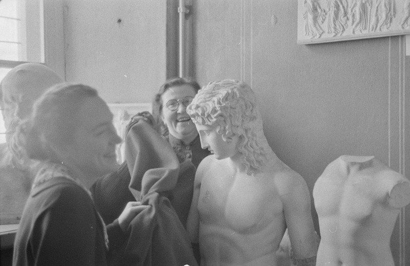 TRÜ Klassikalise Muinasteaduse Muuseum. Kujud. N. Raid. 2. märts 1957. a.