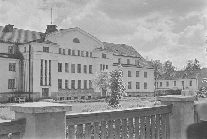 Tartu ülikooli pediaadria kateeder. Lastekliinik. 1952. a.