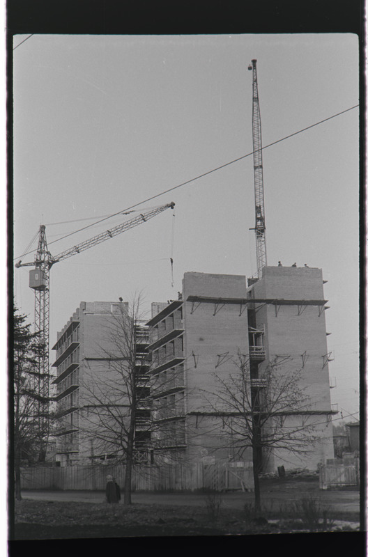 Tartu ülikooli Leningradi (Narva) maantee ühiselamu ehitus. 25. jaanuar 1971. a.