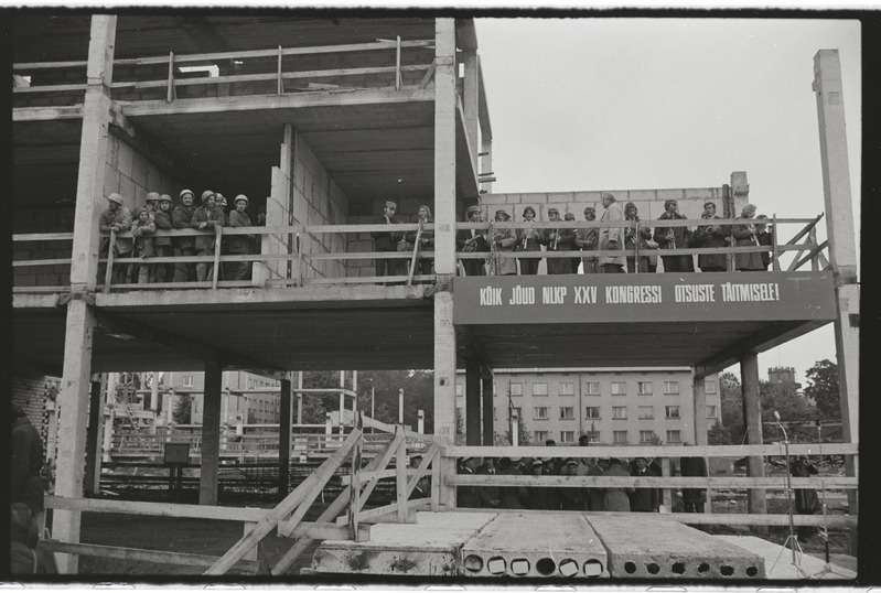 Tartu ülikooli raamatukogu hoonele nurgakivi panek. 27. september 1976. a.