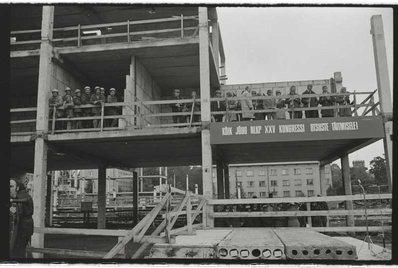 Tartu ülikooli raamatukogu hoonele nurgakivi panek. 27. september 1976. a.