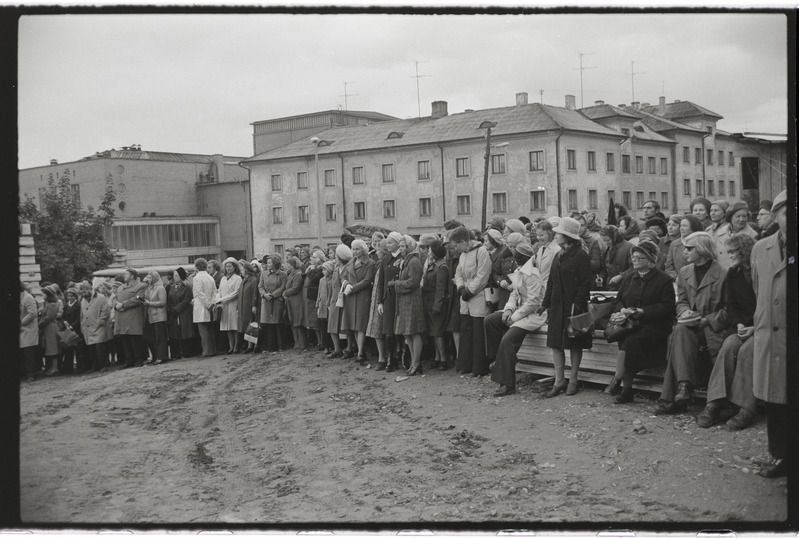 Tartu ülikooli raamatukogu hoonele nurgakivi panek. 27. september 1976. a.