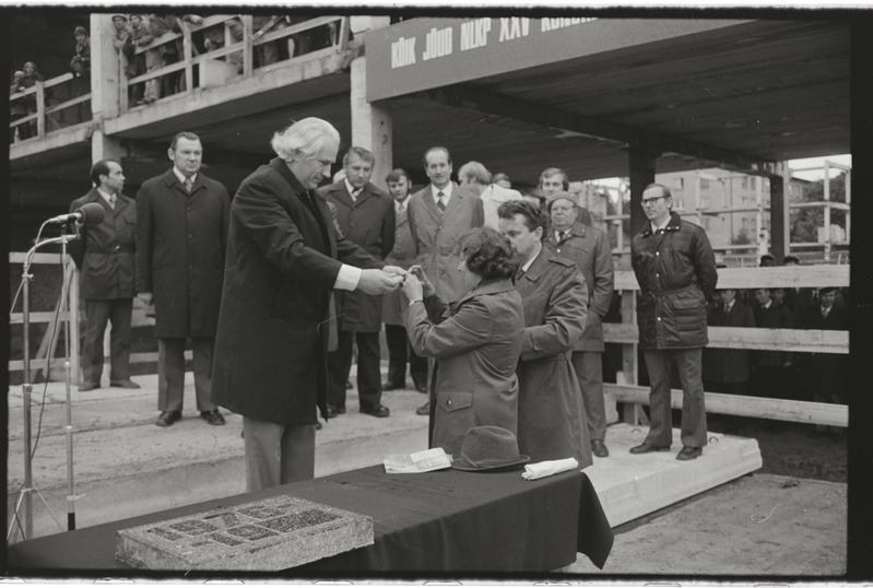 Tartu ülikooli raamatukogu hoonele nurgakivi panek. 27. september 1976. a.