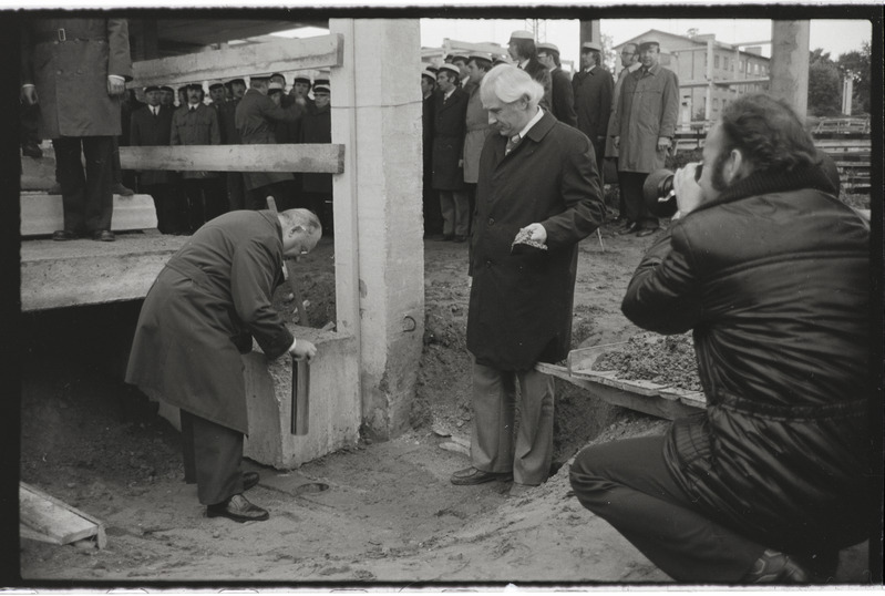 Tartu ülikooli raamatukogu hoonele nurgakivi panek. 27. september 1976. a.