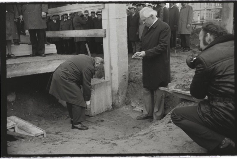 Tartu ülikooli raamatukogu hoonele nurgakivi panek. 27. september 1976. a.