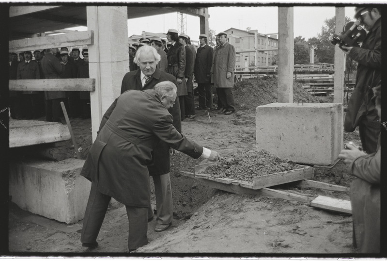 Tartu ülikooli raamatukogu hoonele nurgakivi panek. 27. september 1976. a.