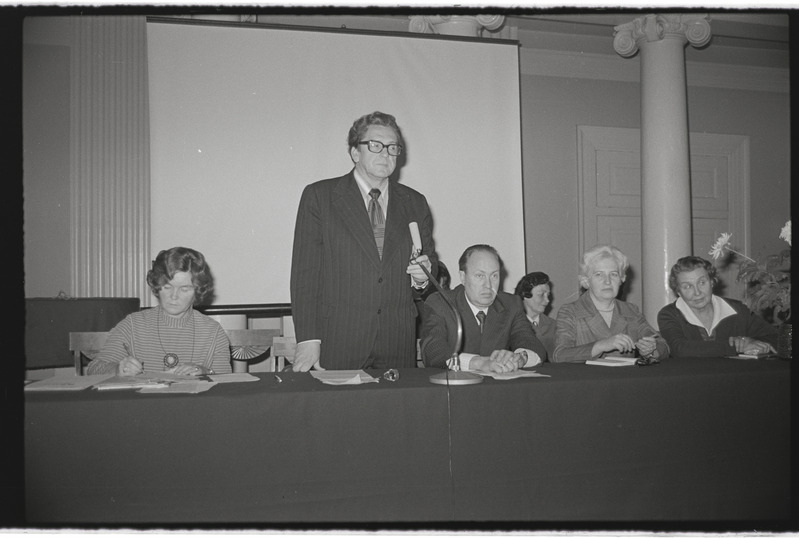 Ametiühingu konverents Tartu ülikooli aulas. 16. november 1976. a.