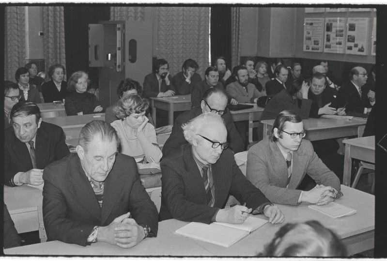Tsiviilkaitse. Juhtivkoosseisu esimene õppus ja autasustamine. 26. jaanuar 1977. a.