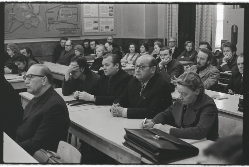 Tsiviilkaitse. Juhtivkoosseisu esimene õppus ja autasustamine. 26. jaanuar 1977. a.