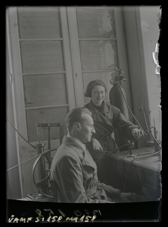 Georg Mets tundmatu naisega