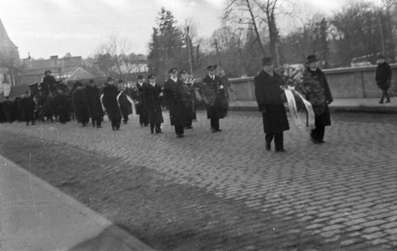 Matuserongkäik sillal? (matus)