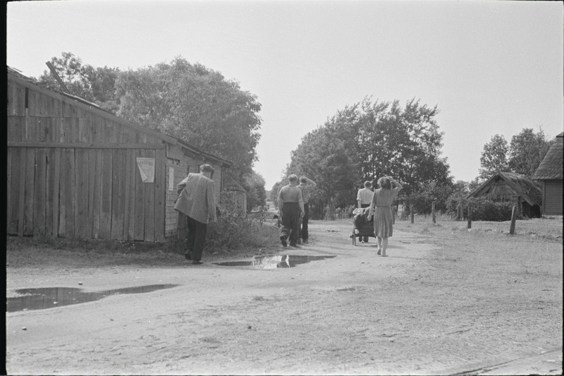 Filmi "Kihnu pulmakombed" filmimise ajal tehtud fotod. 1953.-1956. a.