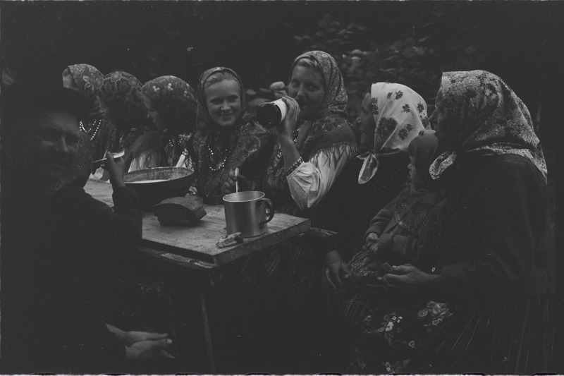 Filmi "Kihnu pulmakombed" filmimise ajal tehtud fotod. 1953.-1956. a.