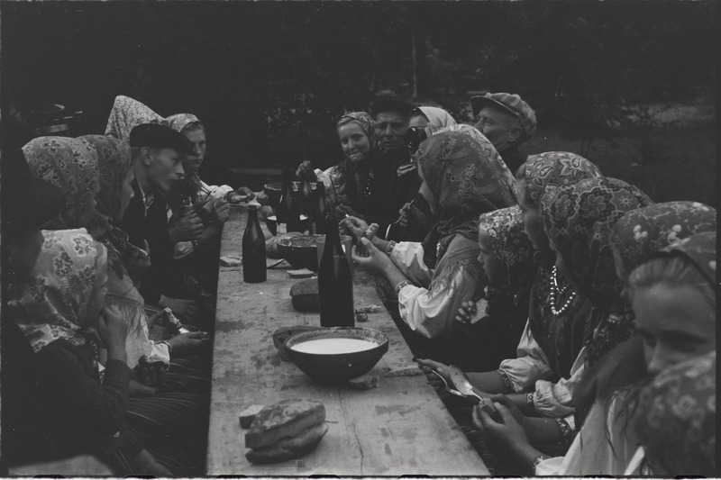 Filmi "Kihnu pulmakombed" filmimise ajal tehtud fotod. 1953.-1956. a.